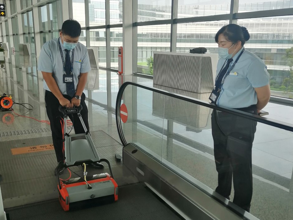 扶梯清洗機(jī)使用不當(dāng)，你可能就白買了！