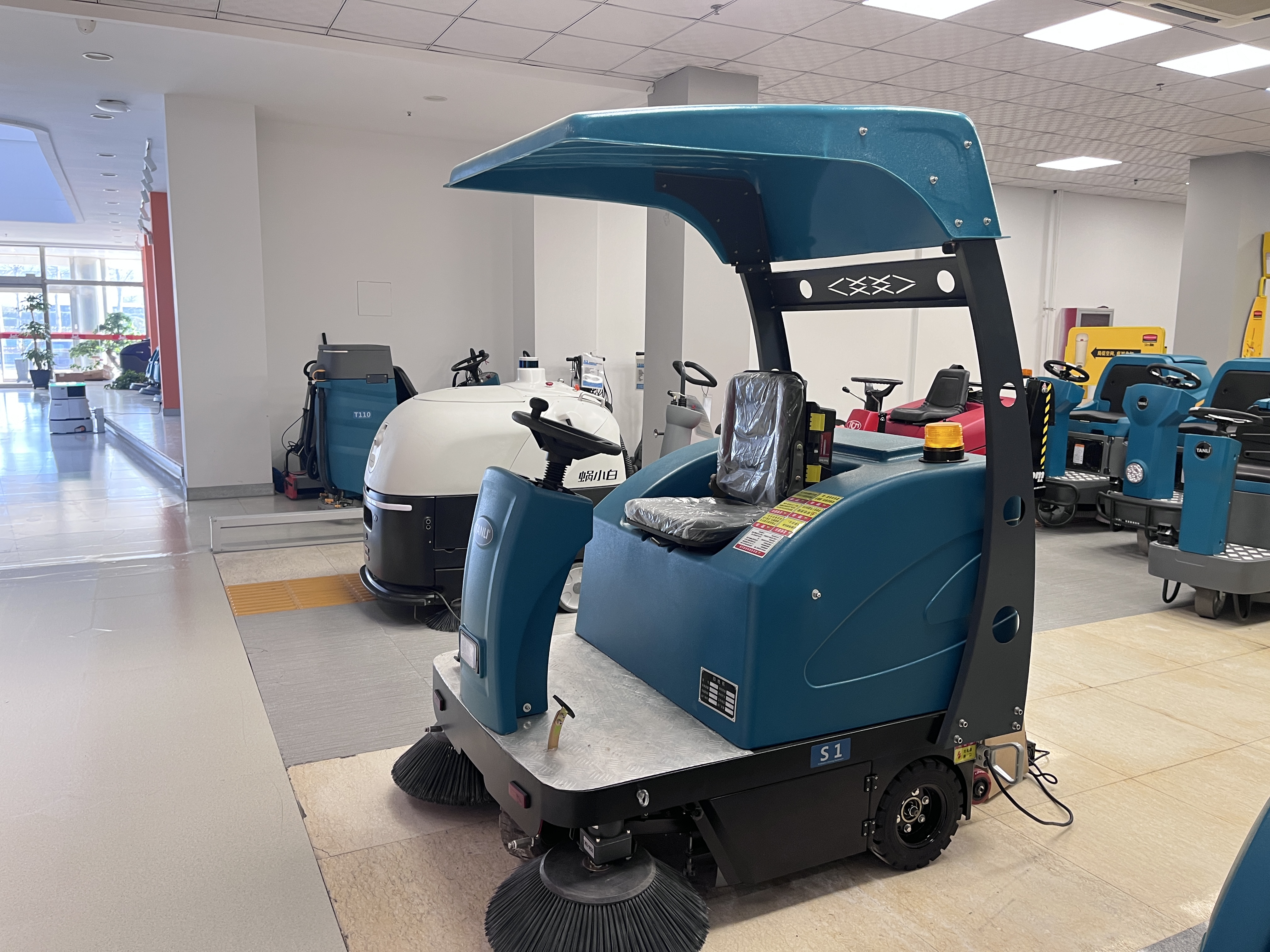 公園、景區(qū)如何避免清掃揚(yáng)塵?