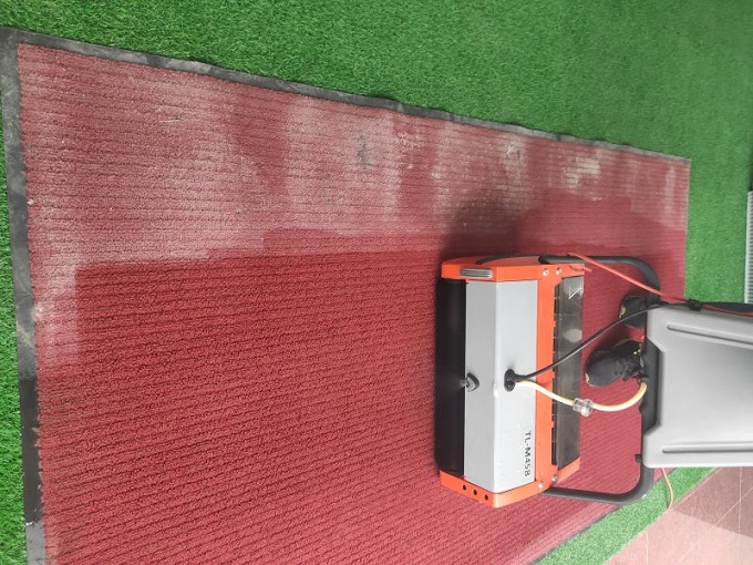 這不是一臺簡單的扶梯清洗機？！