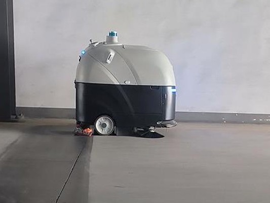 坦力洗地機讓清潔成本 "判若云泥",同行省 20 萬，你花 80 萬！