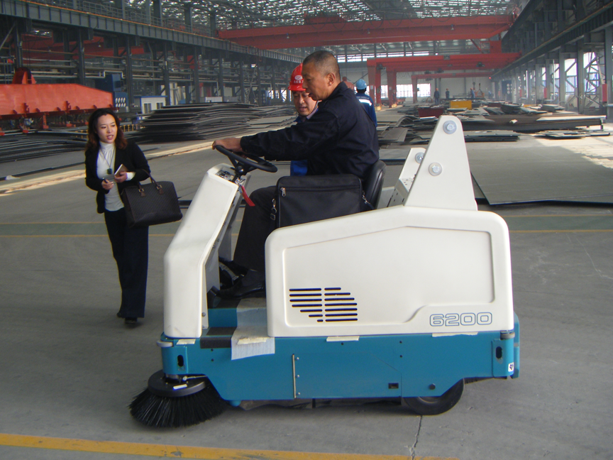 物業(yè)是租賃洗地機(jī)掃地機(jī)還是購(gòu)買合適？