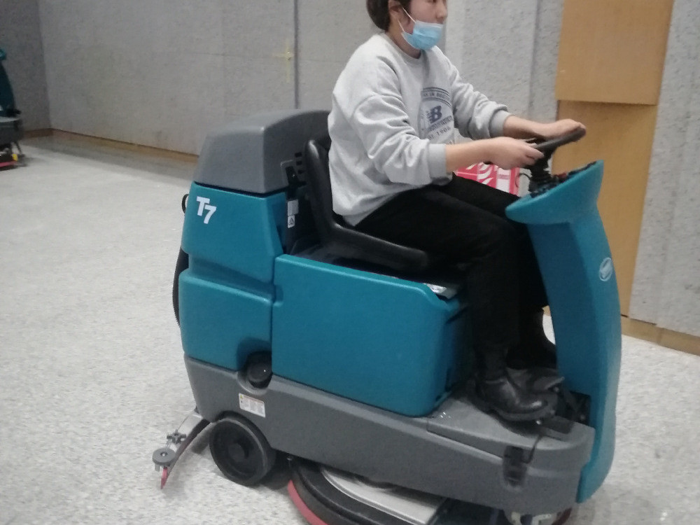 雨熱同期的季節(jié)，洗地機(jī)的養(yǎng)護(hù)要注意這幾點(diǎn)，你知道嗎？