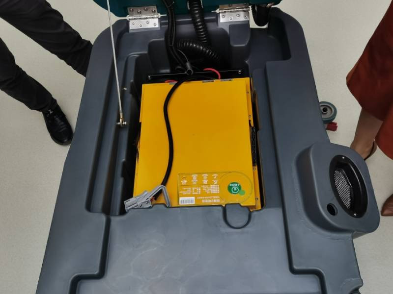 如何延長手推式洗地機(jī)的鋰電池使用壽命？