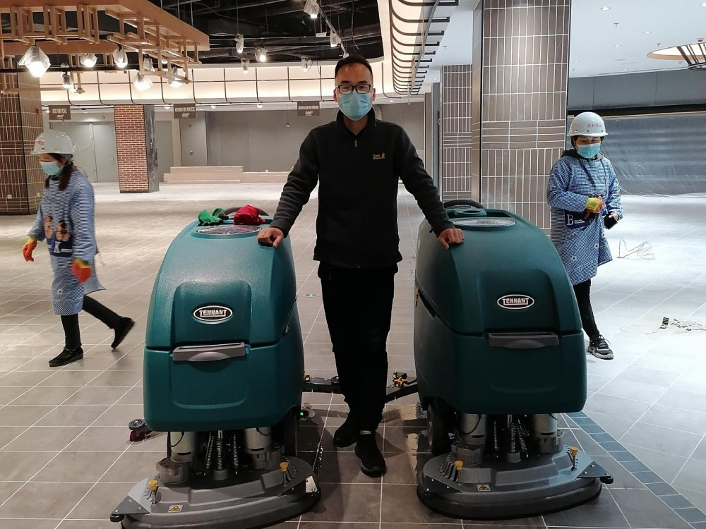 商業(yè)洗地機(jī)哪個牌子好？