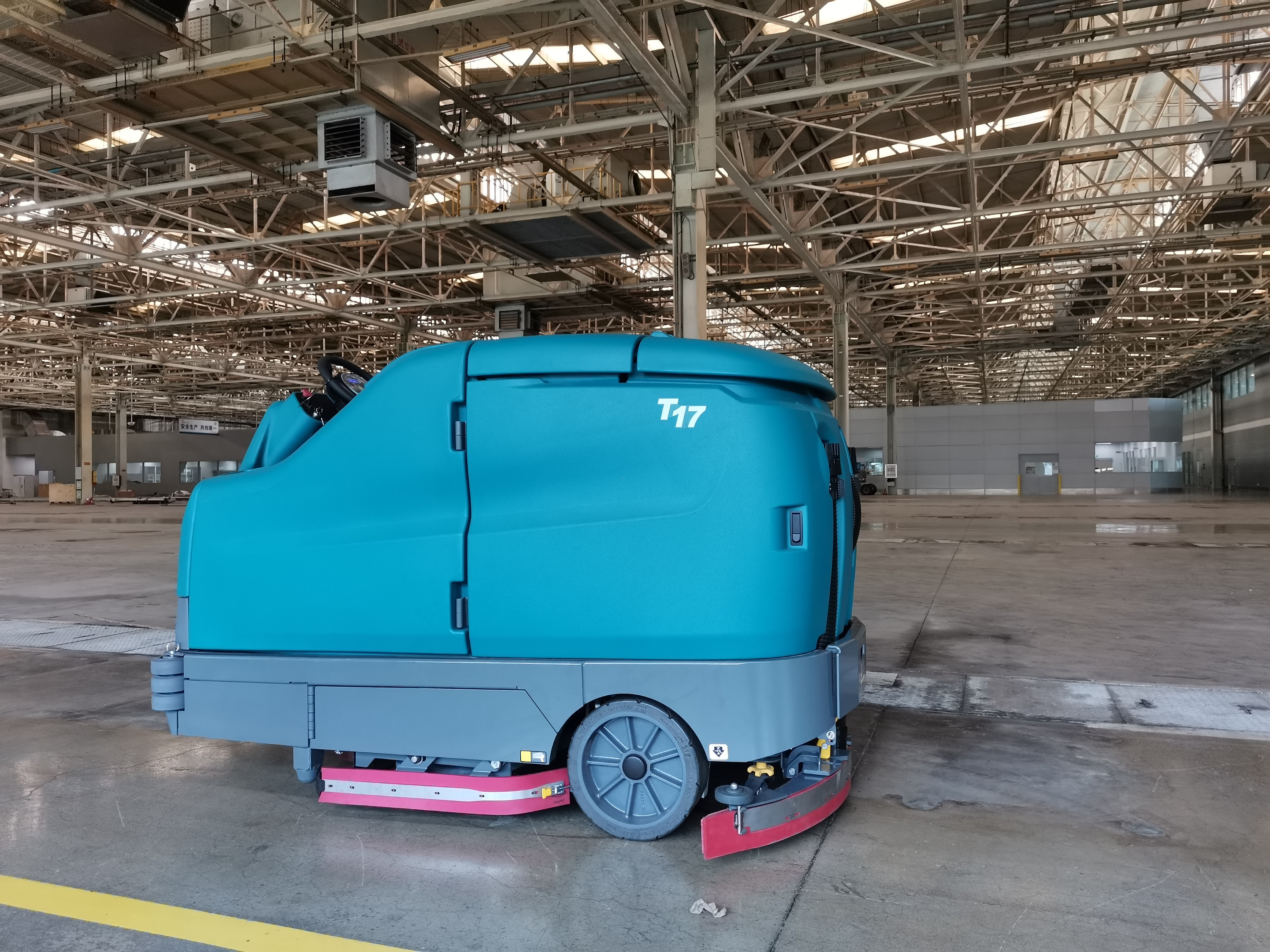 物流倉(cāng)庫(kù)洗地機(jī)應(yīng)該怎樣選？