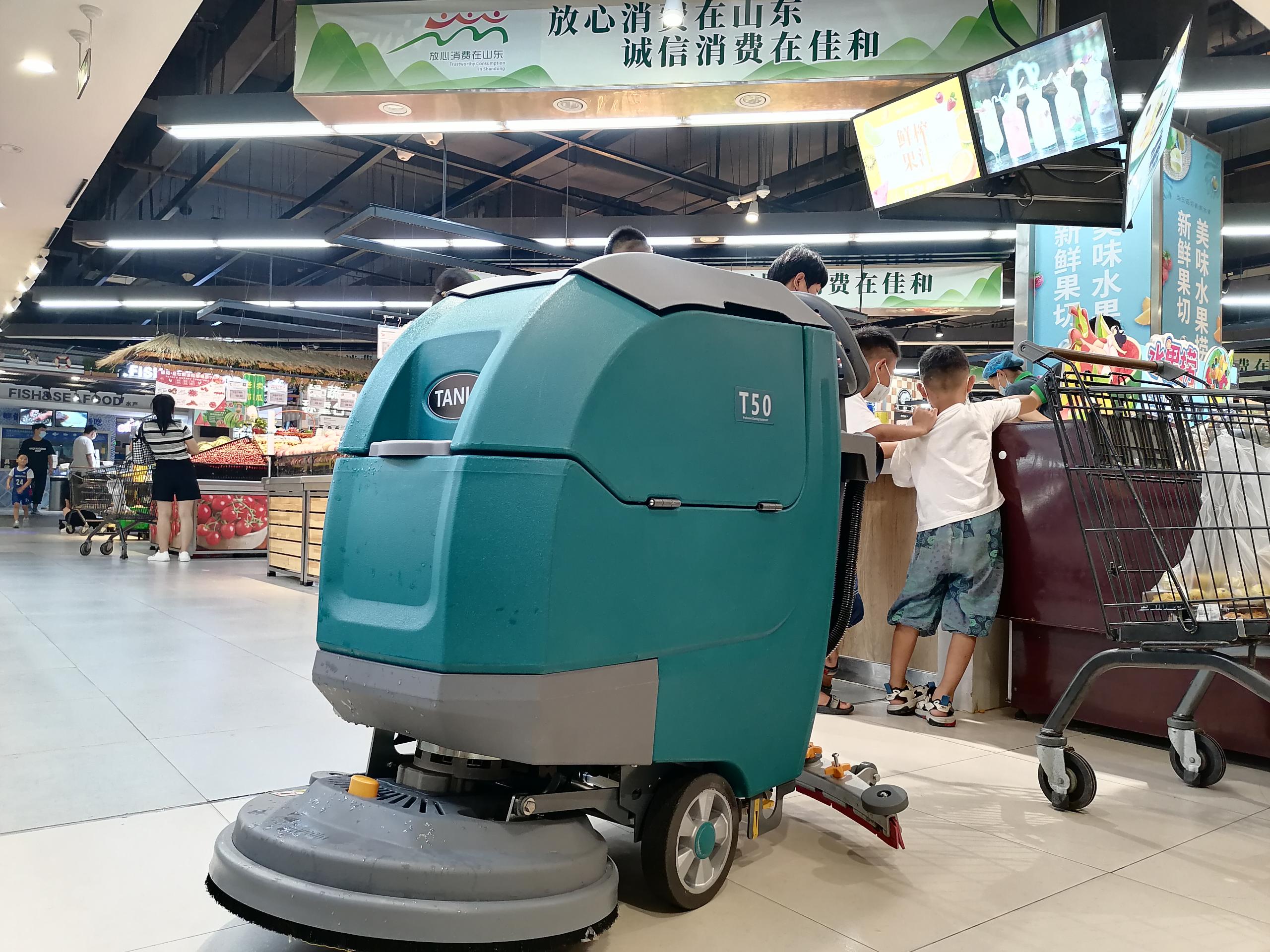 洗地機(jī)品質(zhì)是我們的承諾，您的滿(mǎn)意是我們的追求