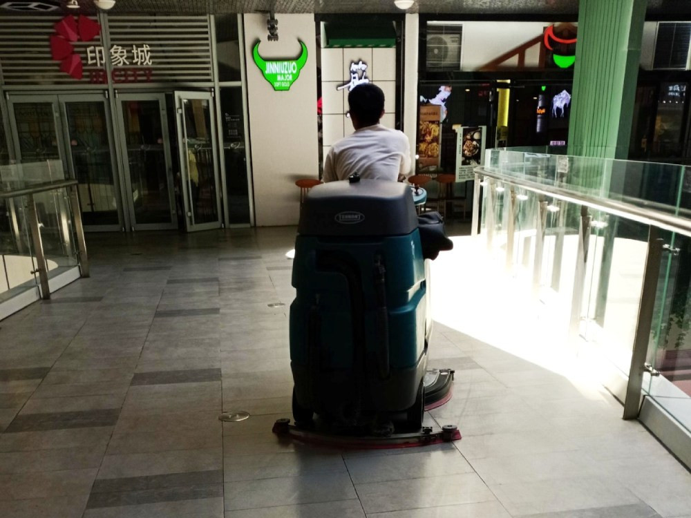 商用辦公樓適合使用駕駛式洗地機(jī)嗎？