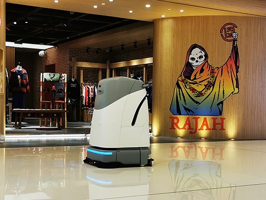 汽車廠清潔大作戰(zhàn)，坦力無人駕駛洗地機：“看我 72 變”