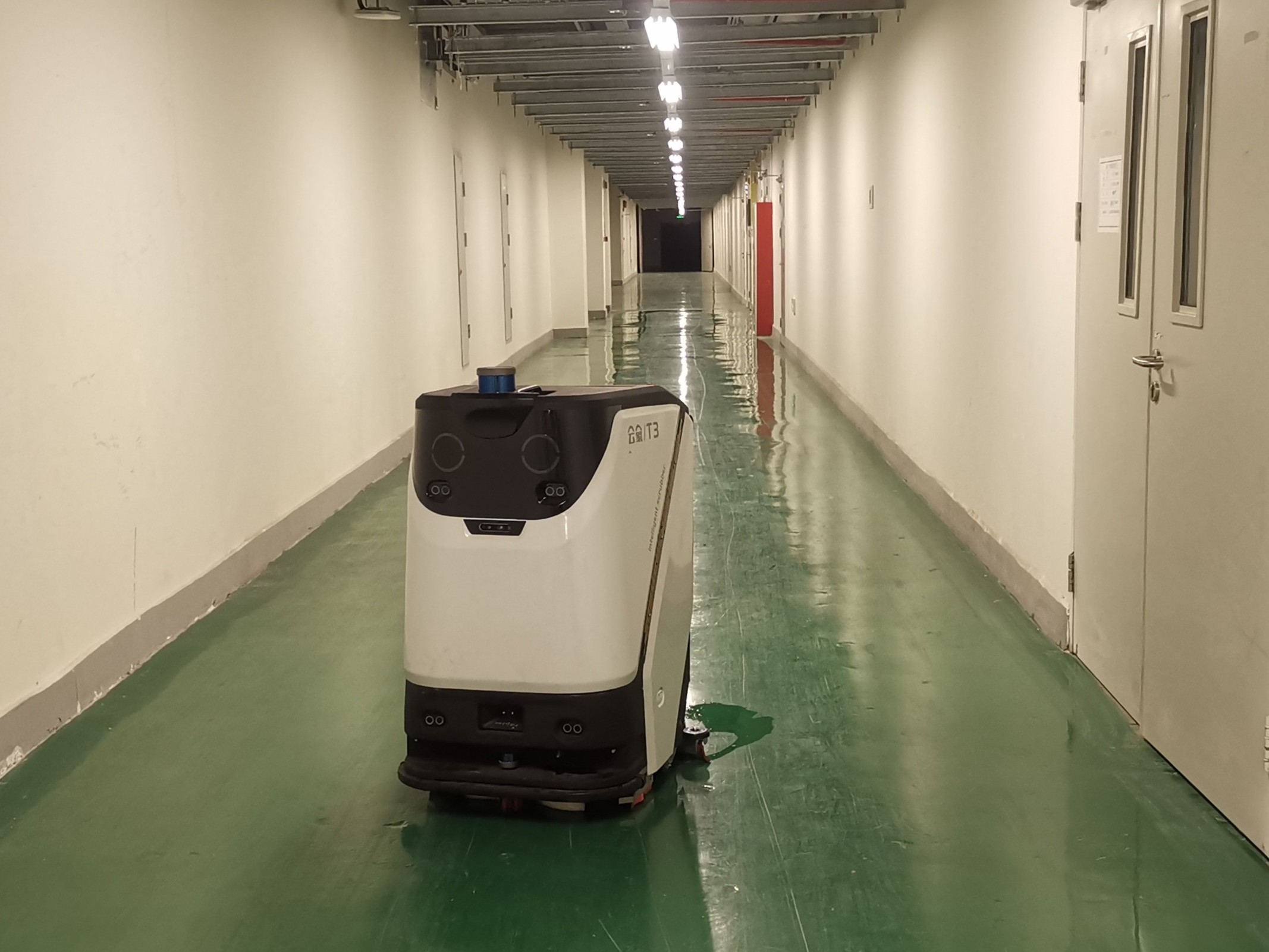 浙江某科技館名氣打響了！近期好評率提高了80%原來竟是引入坦力智能洗地機器人