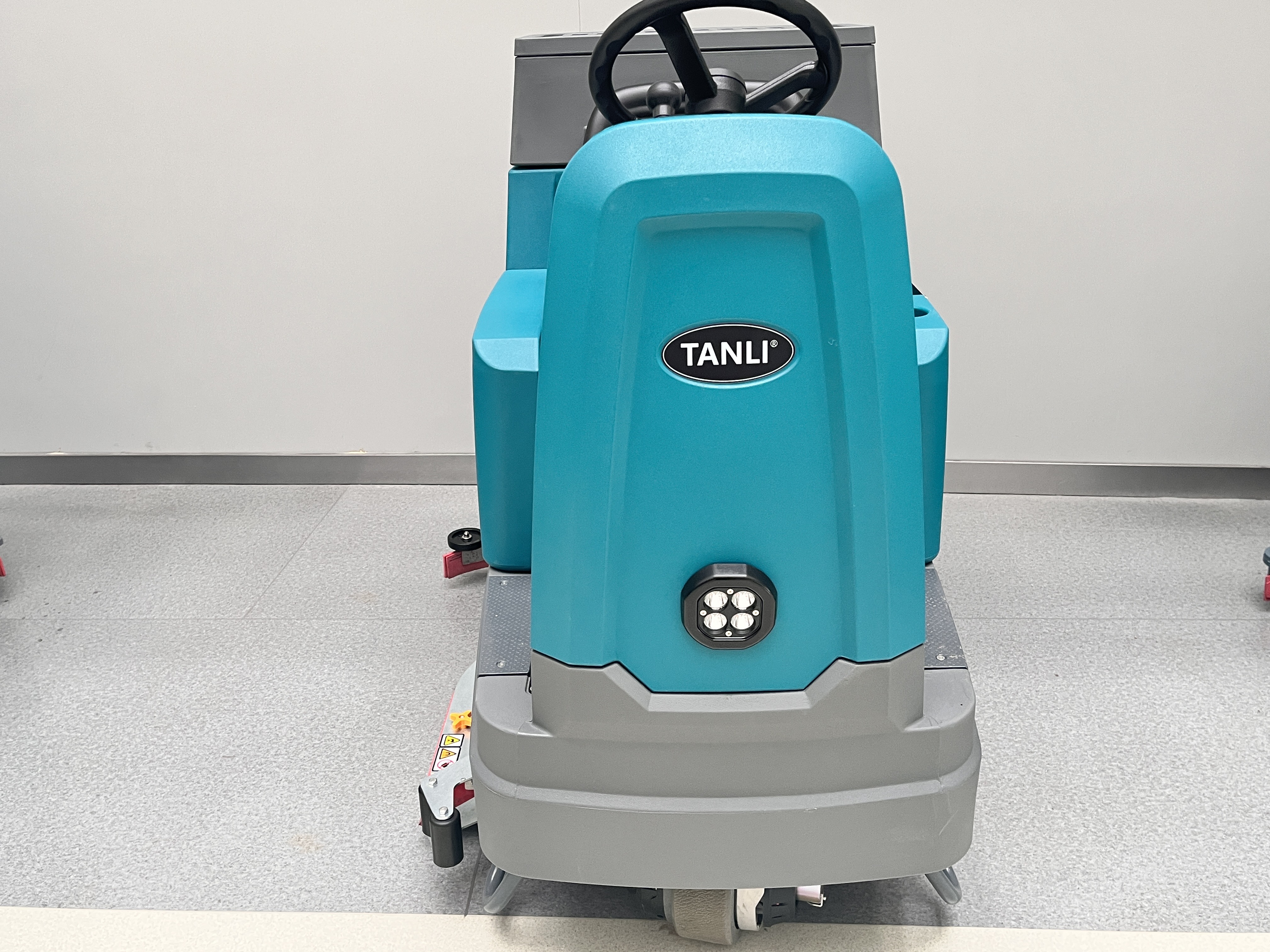 洗地機選購誤區(qū)——進口的就是好的嗎？