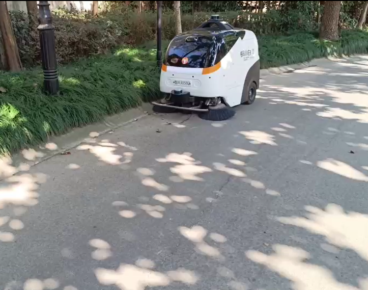 坦力掃地機：工業(yè)園區(qū)與市政道路的清潔利器