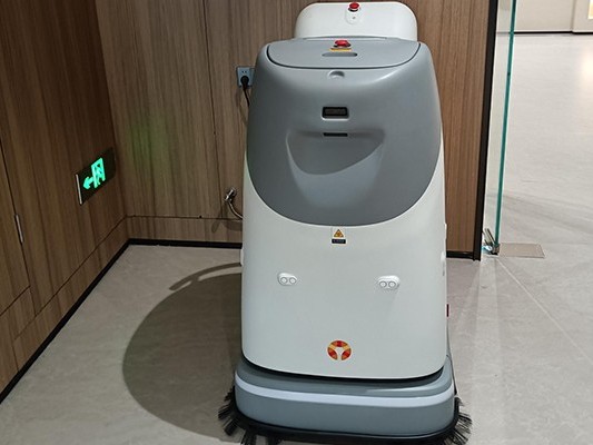 科技助力，酒店煥新 —— 坦力工業(yè)洗地機(jī)器人帶來新變革