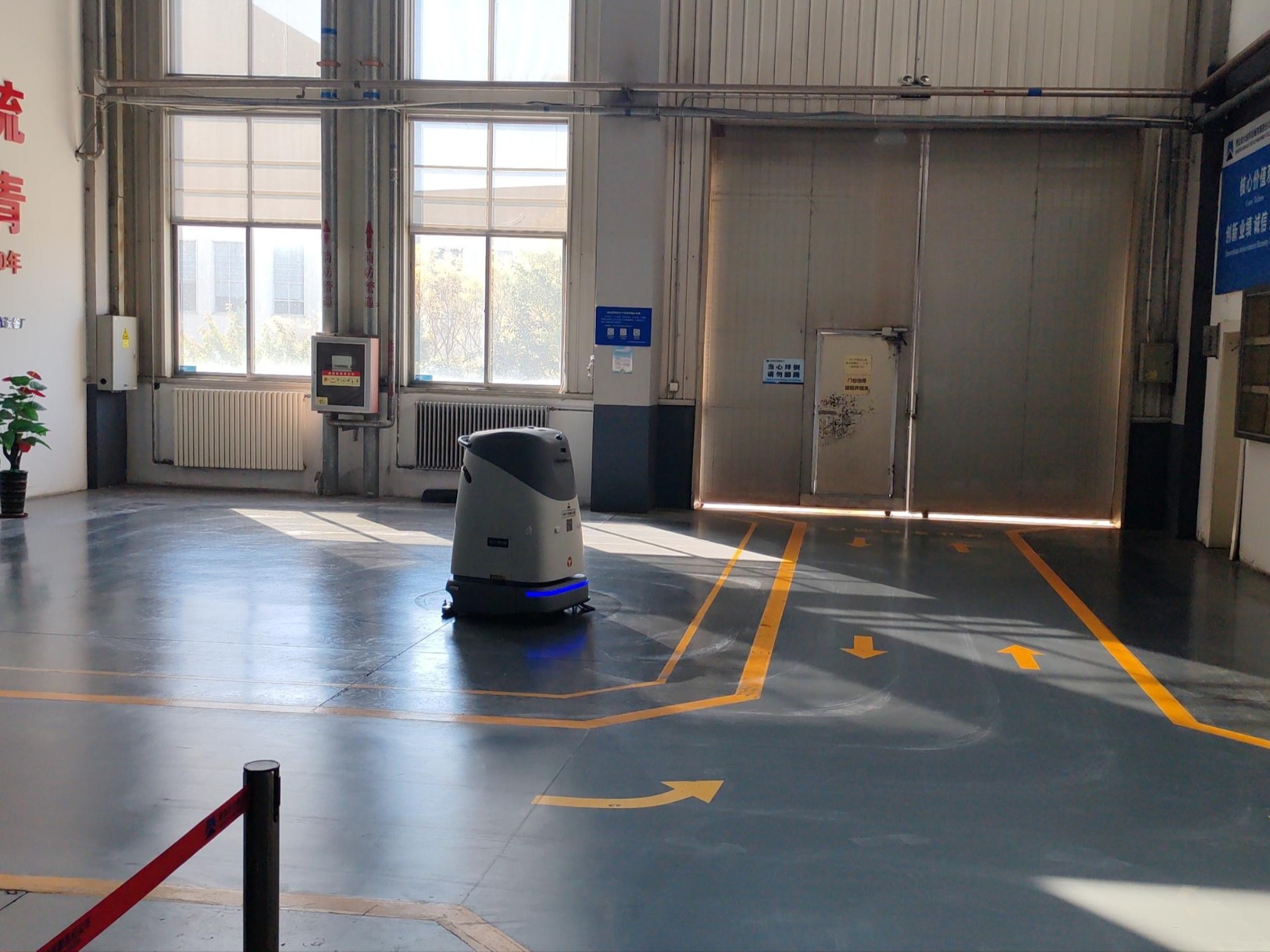 浙江大廠清潔 “大變革”：2 萬平車間 6 人變 1 人，洗地機成降本神器