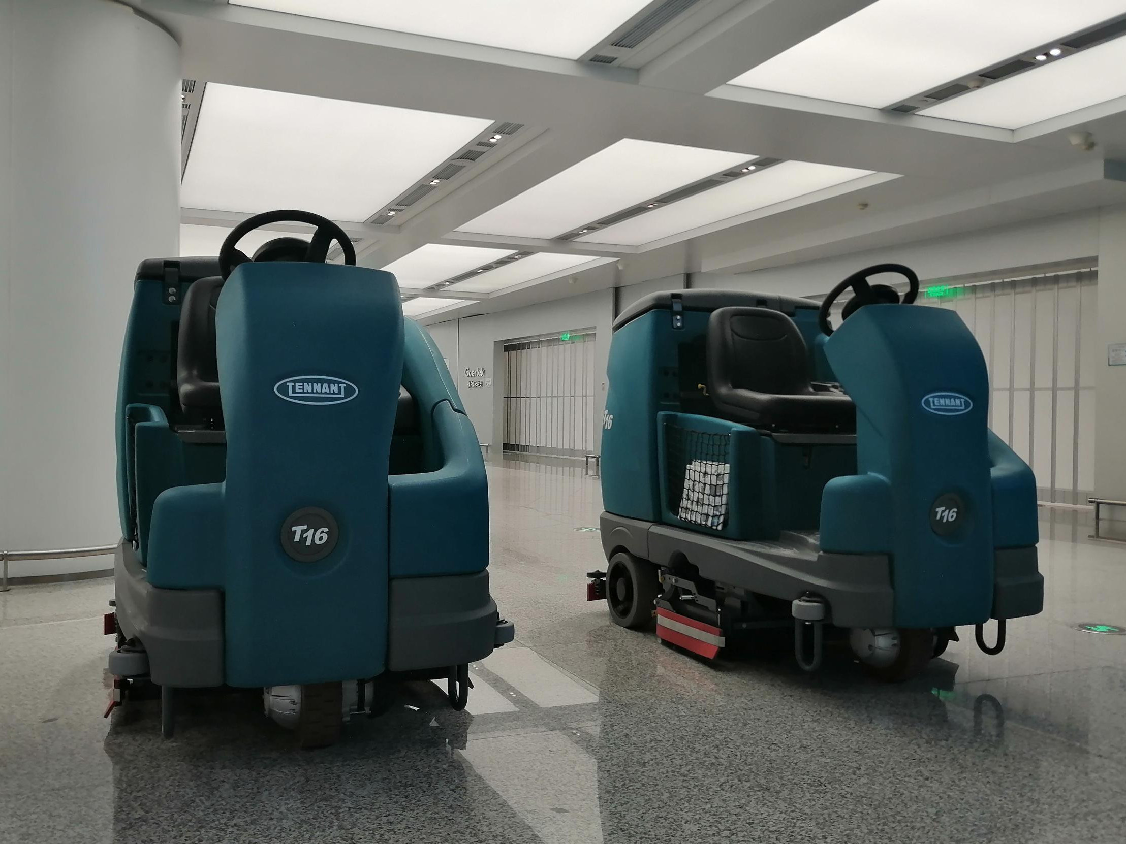 小型洗地車有哪些優(yōu)勢(shì)及如何選擇？